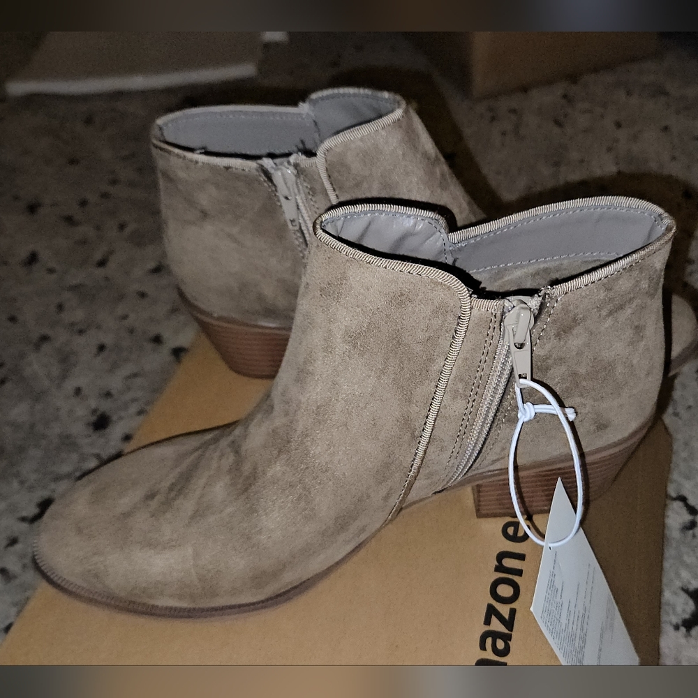 NWT Brown boots size 9.5